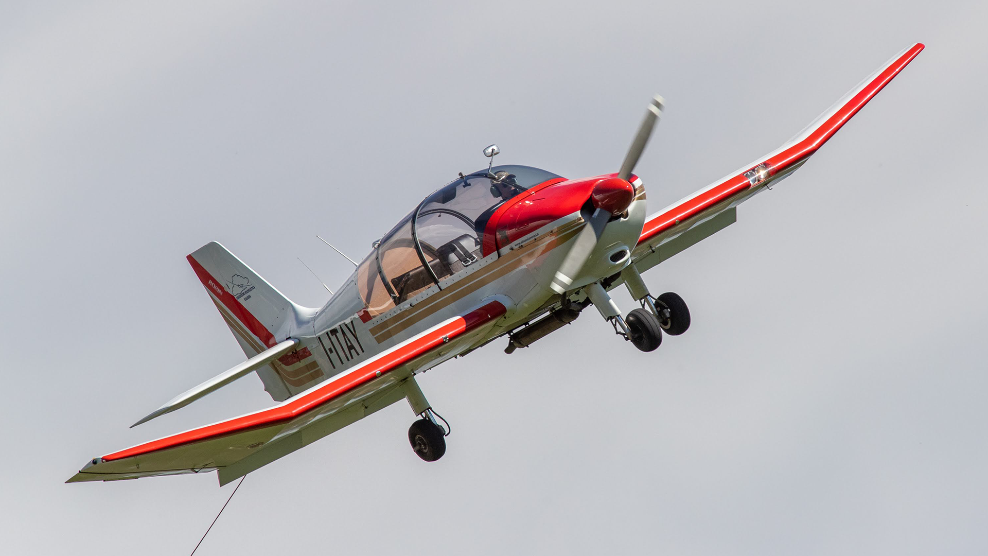 Traino aereo Robin DR-400
