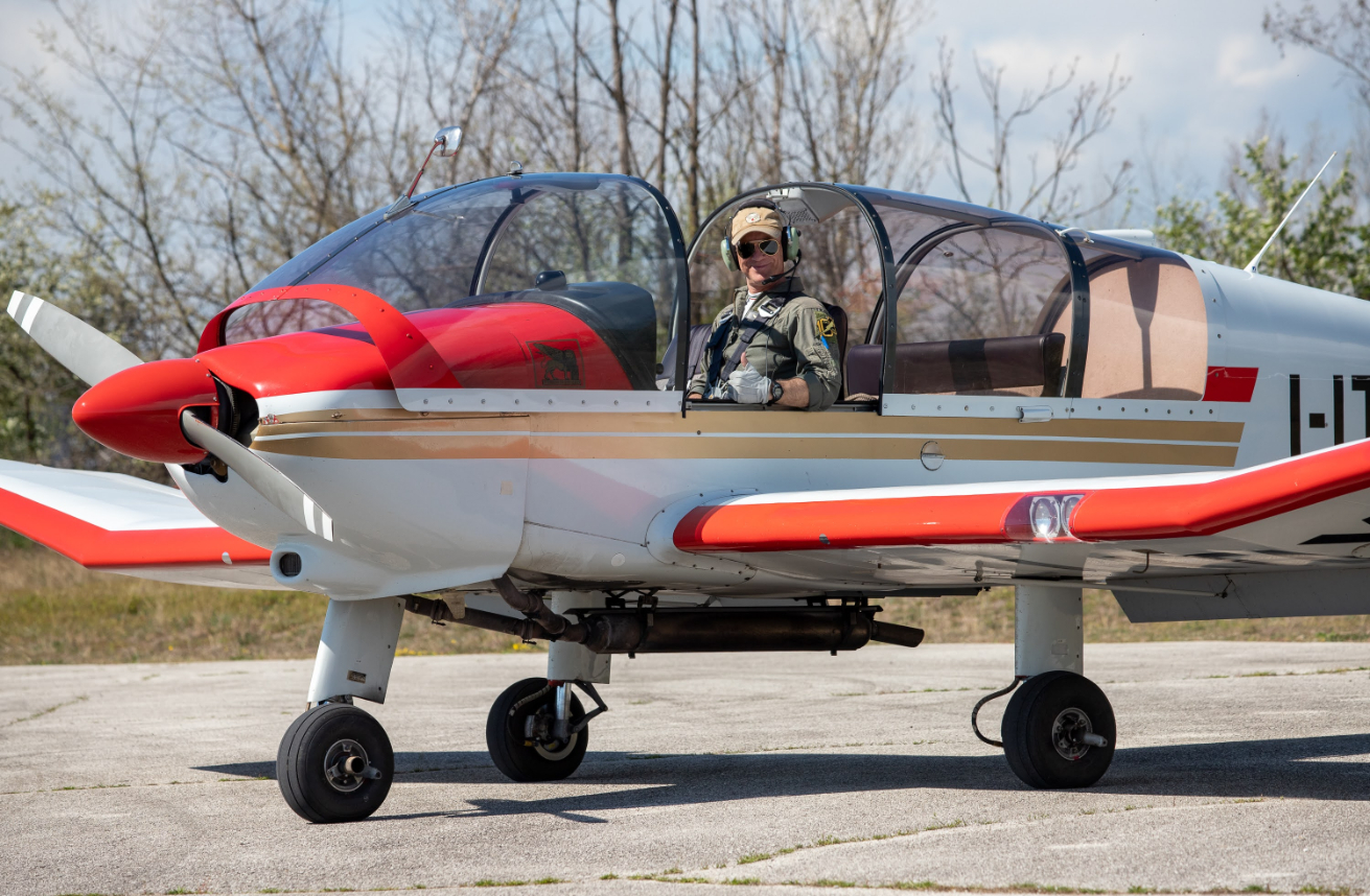 Traino aereo DR-400