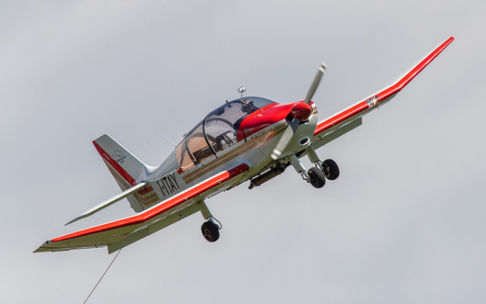 Traino aereo in virata finale per l'atterraggio